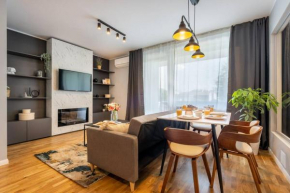 Bright 2BR Flat - Top Location - Amazing Balcony
